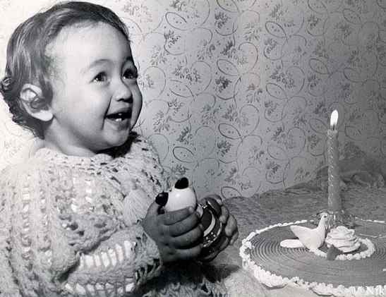 Birthday 1st cake with one candle