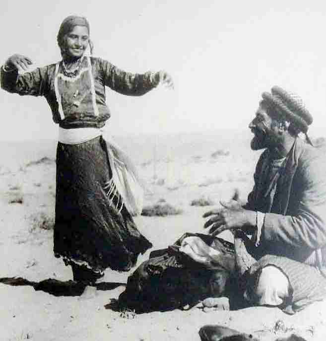 Gypsy dancing traditional campside