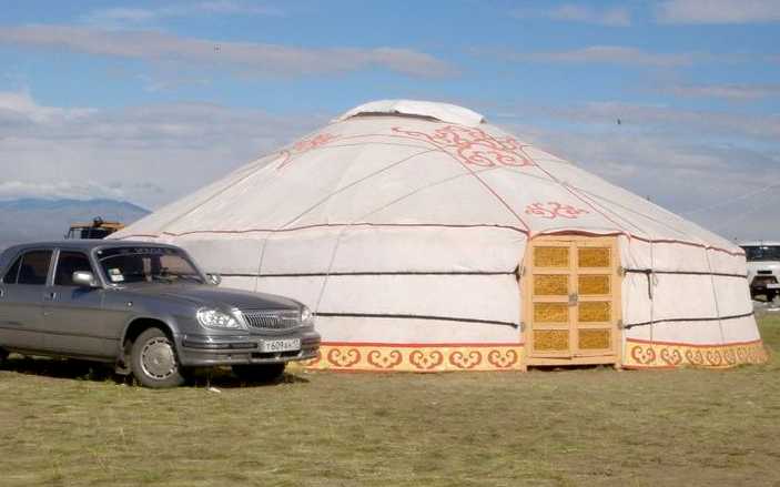 Yurt at the Naadym festival at Tos-Bulak