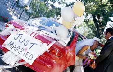 Wedding day Just Married decorated car