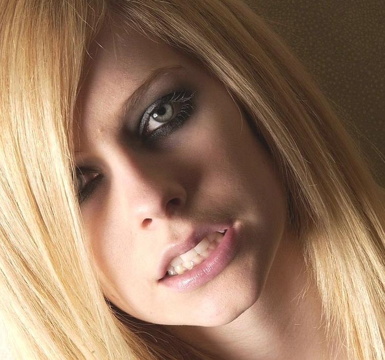 Avril Lavigne - 28 going on 20